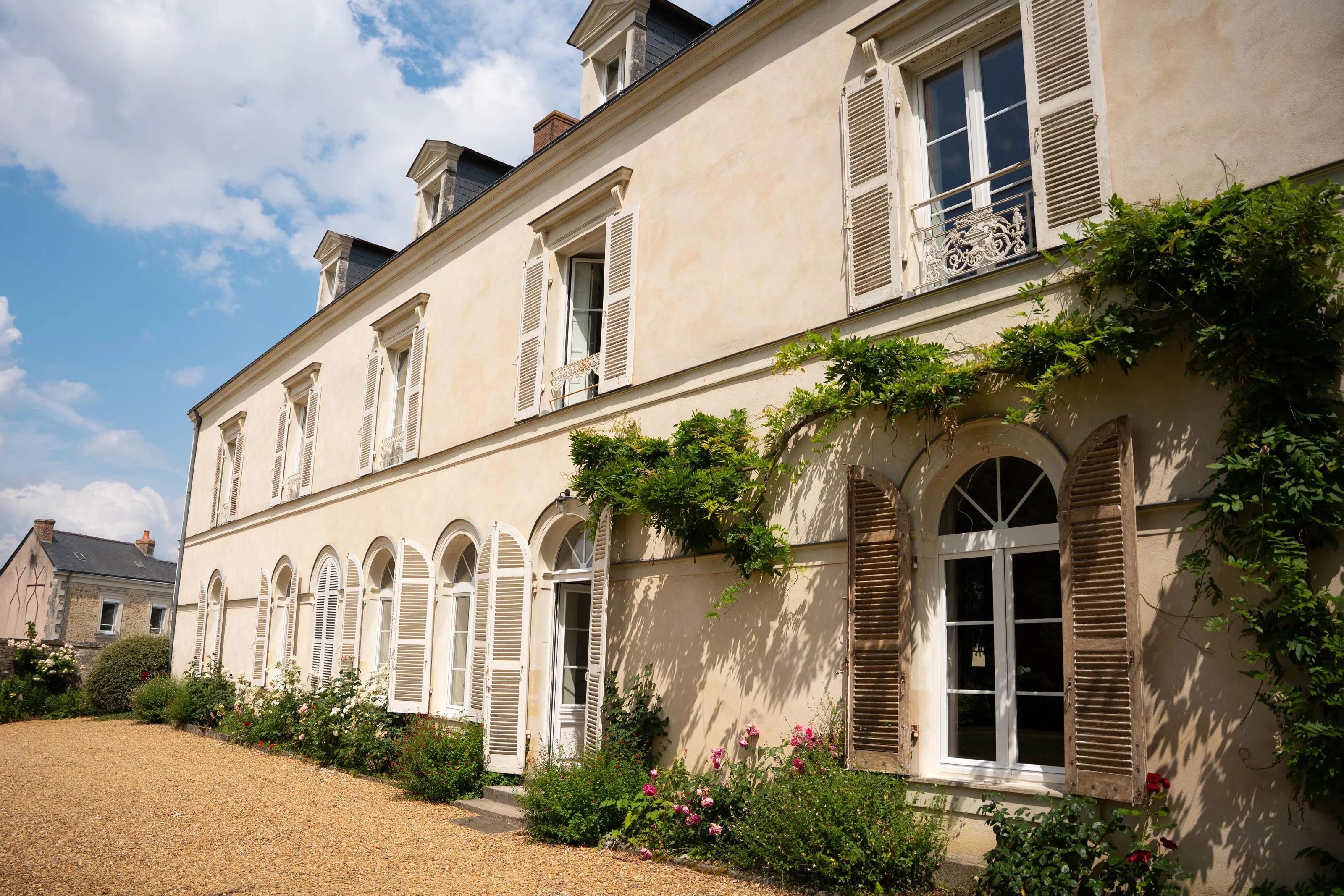 Rénovation contemporaine à Précigné — réalisation Fenêtres sur Loir